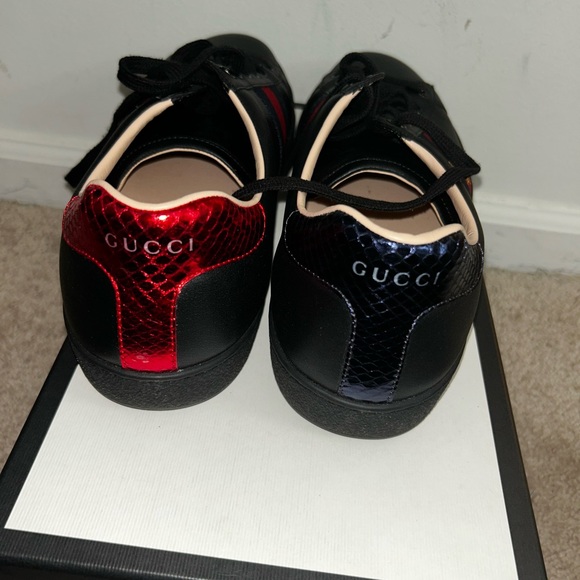 Men Gucci sneakers size 12 barely worn still in good condition - Picture 3 of 6